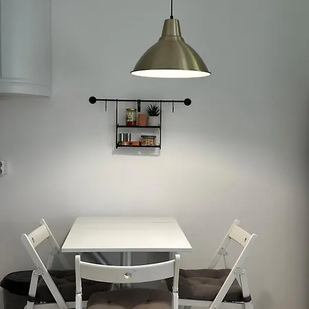 Apartment Avenue - Center